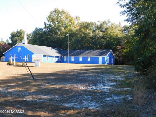 11121 Turnpike Rd, Laurinburg, NC, 28352-1213 | Card Image