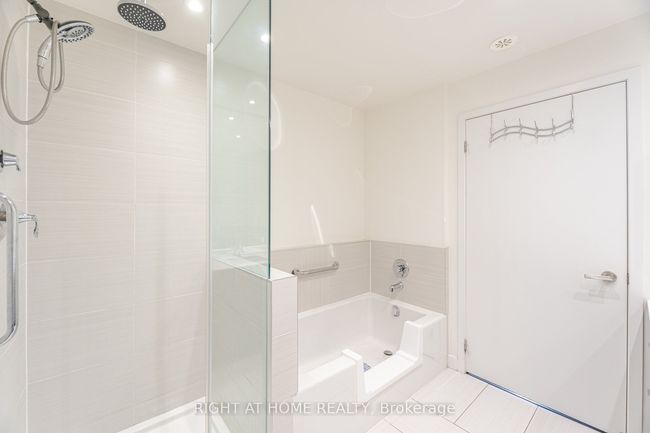 310 - 5005 Harvard Rd, Condo with 3 bedrooms, 2 bathrooms and 1 parking in Mississauga ON | Image 23