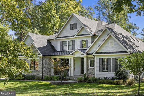 8407 Holly Leaf Dr, MCLEAN, VA, 22102-2226 | Card Image