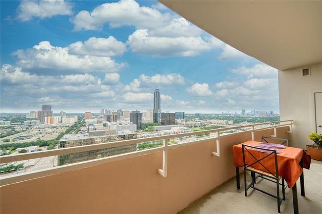 UNIT-2405 - 3505 Sage Rd, Condo with 2 bedrooms, 2 bathrooms and 1 parking in Houston TX | Image 11