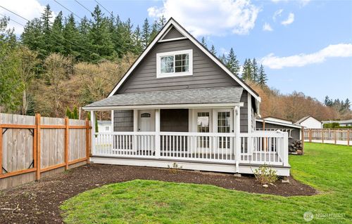 416 N Regent St, Burlington, WA, 98233-1345 | Card Image