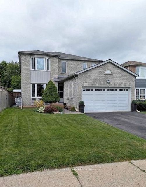 61 Carruthers Cres, Barrie, ON, L4M6A3 | Card Image
