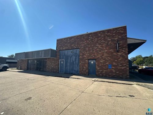 311 S Union Ave, Madison, SD, 57042-2701 | Card Image