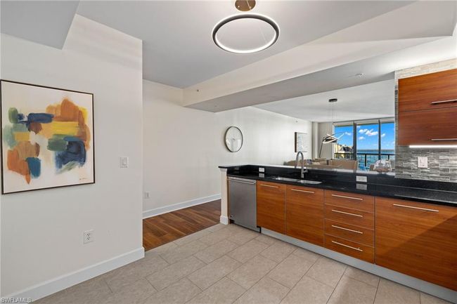 APT-2907 - 3000 Oasis Grand Blvd, Condo with 3 bedrooms, 3 bathrooms and 1 parking in FORT MYERS FL | Image 9