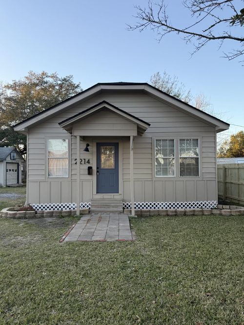 2214 9th St, Port Neches, TX, 77651-4022 | Card Image