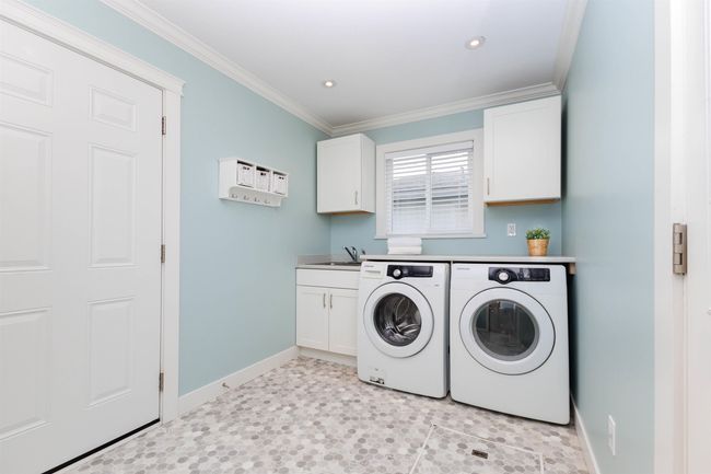 11685 Steeves St, House other with 3 bedrooms, 1 bathrooms and 6 parking in Maple Ridge BC | Image 15