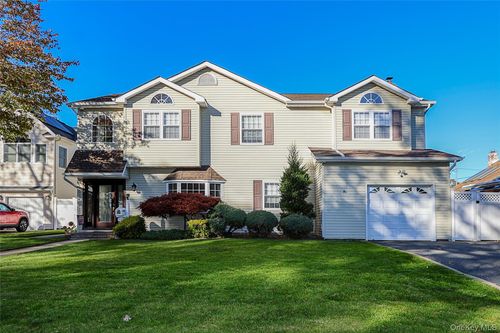 1817 Gardenia Ave, Merrick, NY, 11566-1504 | Card Image