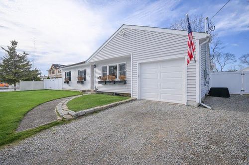 501 Johnson Ave, Ronkonkoma, NY, 11779-6120 | Card Image