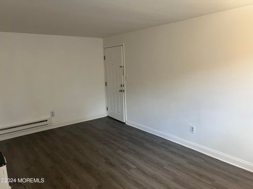 13-711 Wall Rd, Spring Lake, NJ, 07762-2288 | Card Image