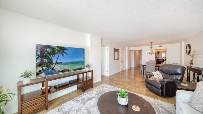 APT-805 - 19 Whispering Sands Dr, Condo with 2 bedrooms, 2 bathrooms and null parking in Siesta Key FL | Image 18