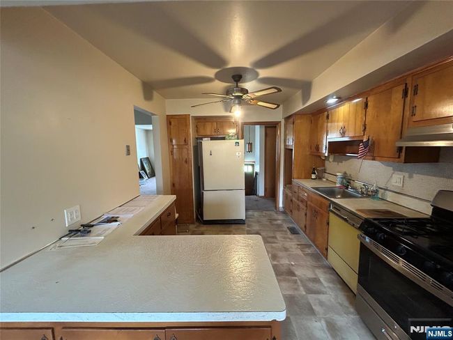 57 Standish Dr, House other with 3 bedrooms, 2 bathrooms and null parking in Clifton NJ | Image 9