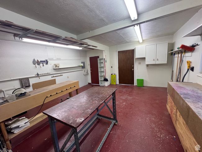 Heated shop with it's own central vac system, 220 V and more. | Image 20
