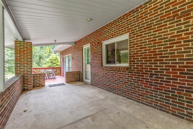 1082 N Boundary Rd, House other with 3 bedrooms, 1 bathrooms and 3 parking in Cranberry Twp PA | Image 4
