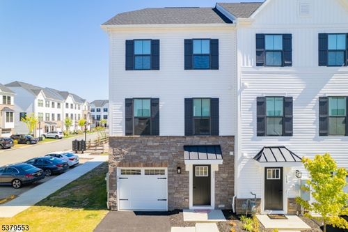 111 Bergen St, Hackettstown, NJ, 07840-1901 | Card Image