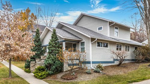 6811 Aldo Leopold Way, MIDDLETON, WI, 53562 | Card Image