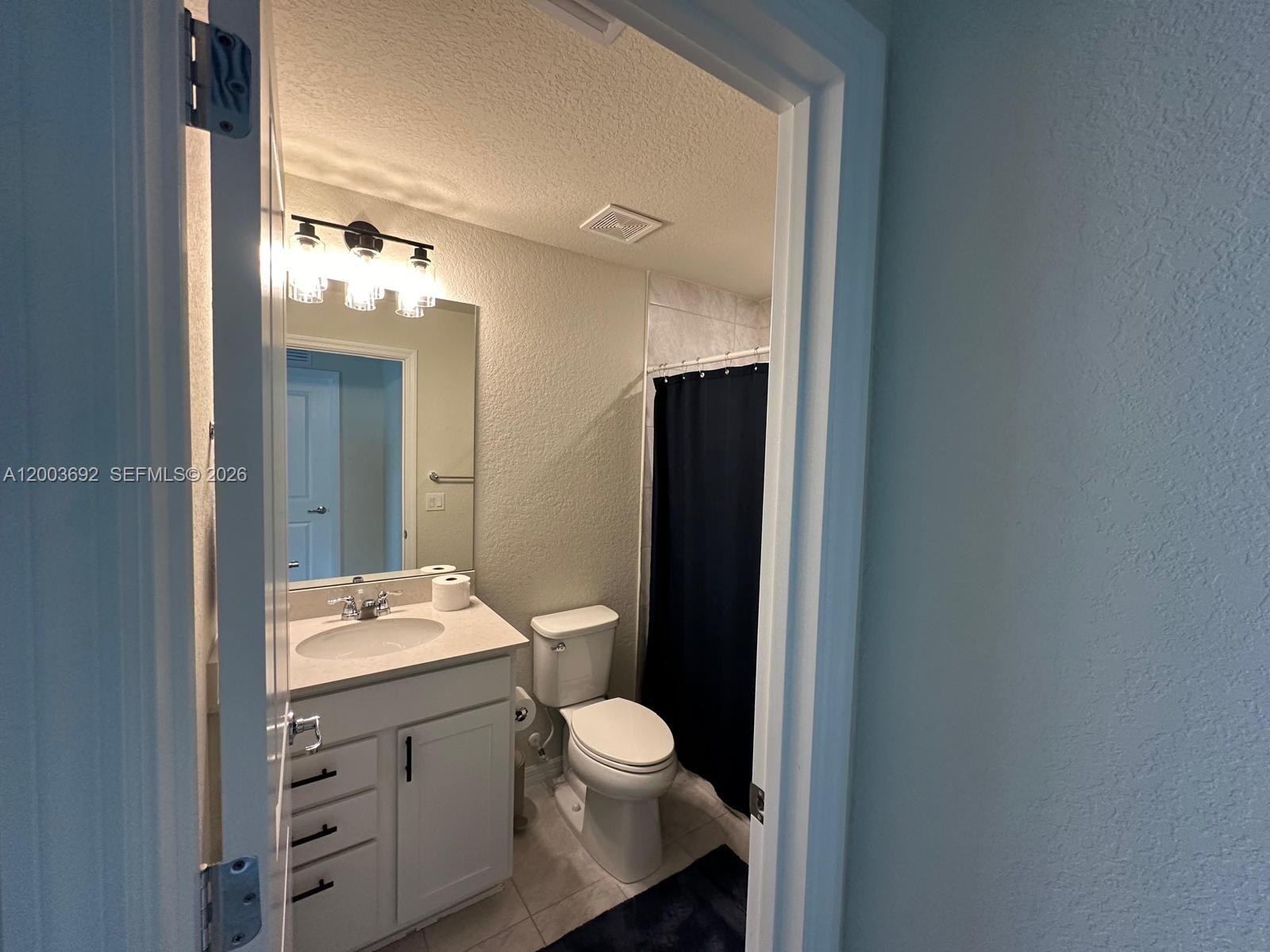 Residential Lease in Lauderdale Lakes 5
