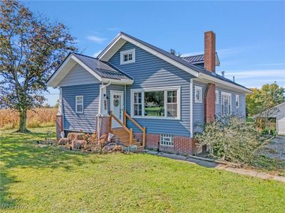 View of front of property featuring a front lawn | Image 3