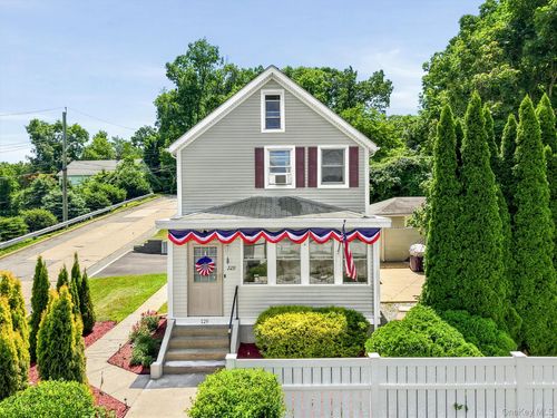 229 Tate Ave, Buchanan, NY, 10511-1217 | Card Image