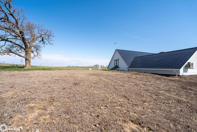 27501 Highway 149, House other with 3 bedrooms, 2 bathrooms and null parking in Sigourney IA | Image 30