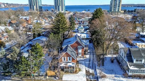 81 Innisfil St, Barrie, ON, L4N3E3 | Card Image