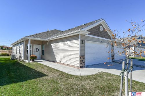 2829 Wagon Drive, Lincoln, NE, 68507 | Card Image