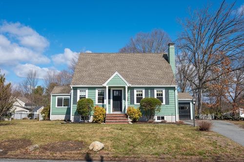 25 Wakefield St, Reading, MA, 01867-1850 | Card Image