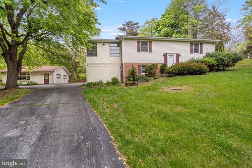 12139 Walnut Pt W, HAGERSTOWN, MD, 21740-2301 | Card Image
