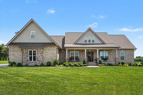 8002 Traditions Ln, Columbia, TN, 38401-3320 | Card Image