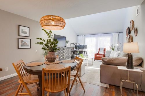 10374 Caminito Banyon, San Diego, CA, 92131-1707 | Card Image