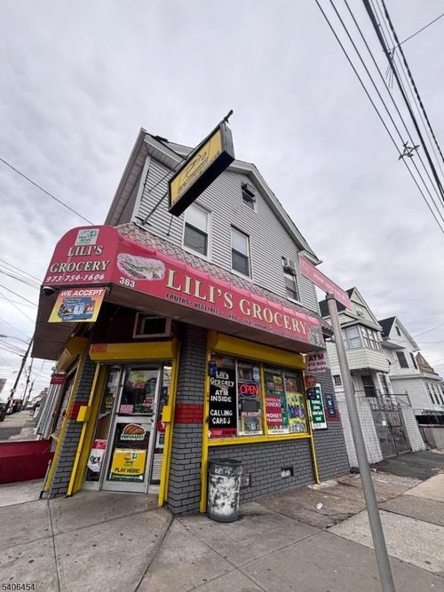 363 10th Ave, Paterson, NJ, 07514-2400 | Card Image