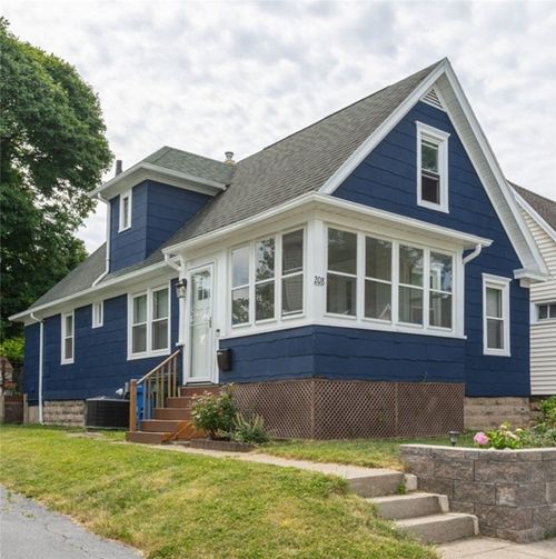 208 Middlesex Rd, Rochester, NY, 14610-1147 | Card Image
