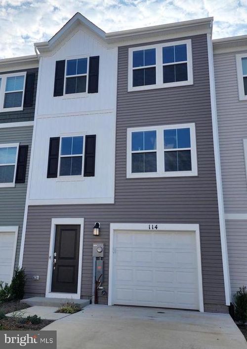114 Milburn Dr, MARTINSBURG, WV, 25403-6000 | Card Image