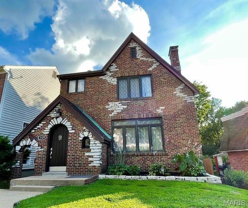 1129 Terrace Dr, Richmond Heights, MO, 63117-1334 | Card Image