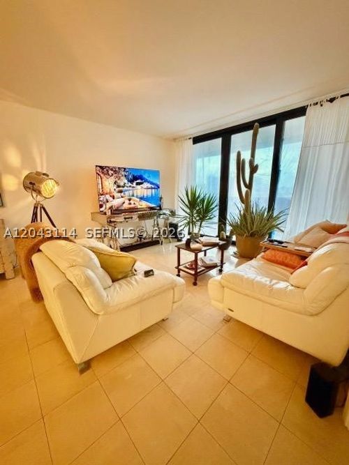 12c-19667 Turnberry Way, Aventura, FL, 33180-2576 | Card Image