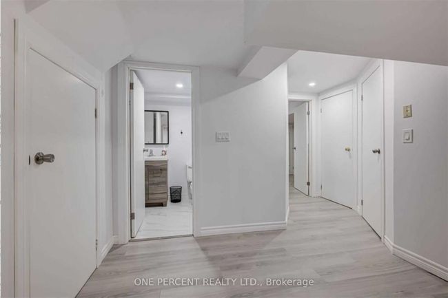 BSMT - 72 Ashton Rd, House other with 2 bedrooms, 1 bathrooms and 1 parking in Newmarket ON | Image 8