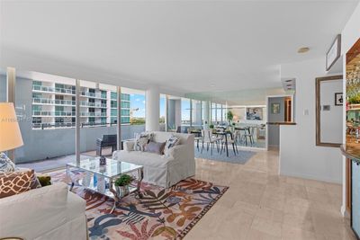 1102 - 2025 Brickell Ave, Condo with 2 bedrooms, 2 bathrooms and null parking in Miami FL | Image 3