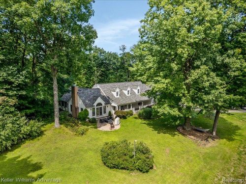 2175 Curtis Rd, Addison Twp, MI, 48367-2004 | Card Image