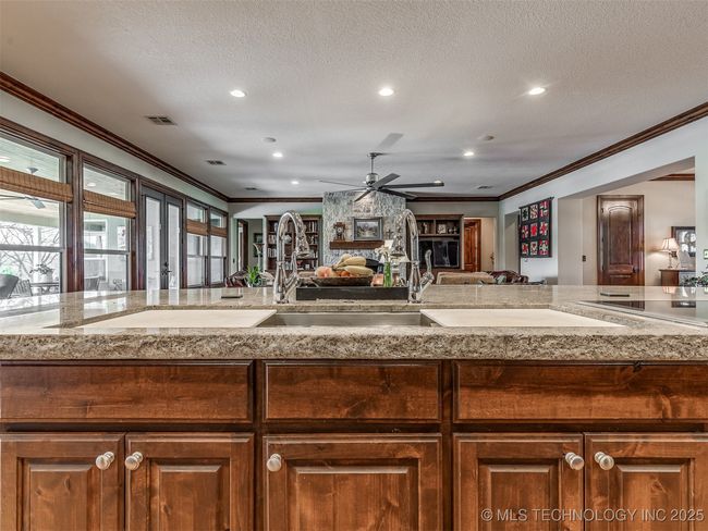 5500 S 329 Th East Ave, House other with 3 bedrooms, 5 bathrooms and null parking in Broken Arrow OK | Image 18