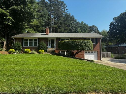 3109 Kinnamon Rd, Winston-Salem, NC, 27104-3920 | Card Image
