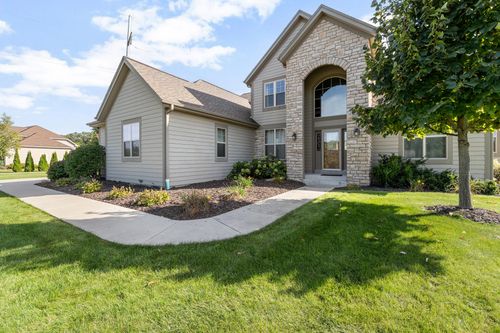 7329015 Bark River Rd, Hartland, WI, 53029-8330 | Card Image