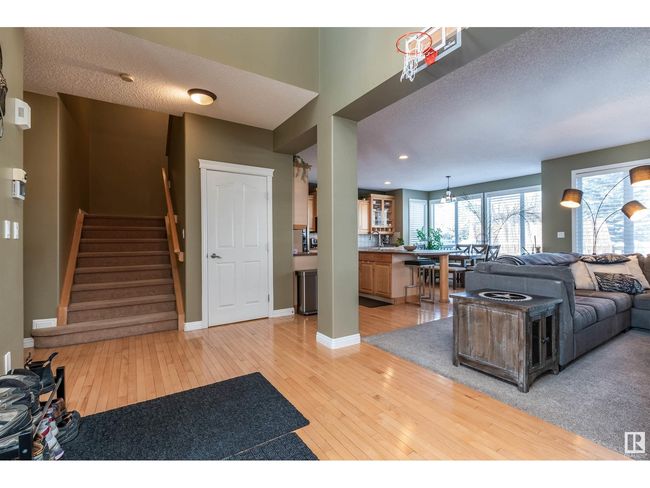 446 Sparling Crt Sw, House other with 4 bedrooms, 4 bathrooms and 4 parking in Edmonton AB | Image 4