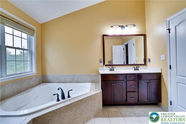 638 Stratton Dr, House other with 5 bedrooms, 4 bathrooms and null parking in East Stroudsburg PA | Image 26