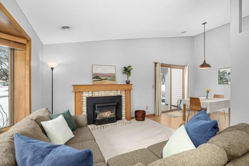 3628 Gershwin Ln N, Oakdale, MN, 55128-2933 | Card Image