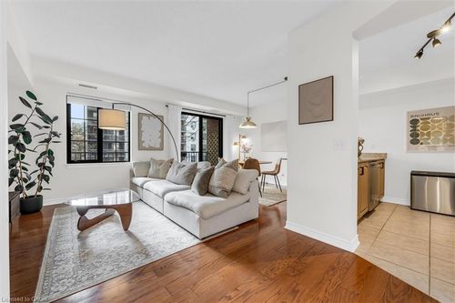 409-47 Caroline St N, Hamilton, ON, L8R2R6 | Card Image