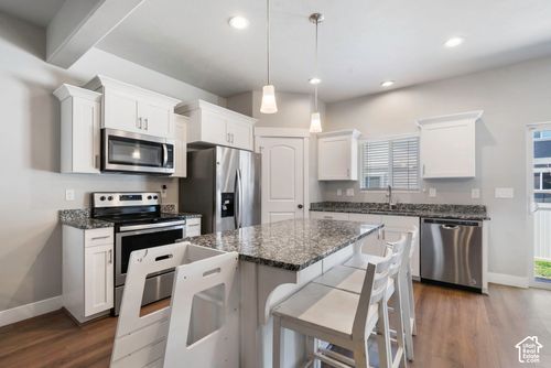8645 Cypress Aly, Eagle Mountain, UT, 84005-5177 | Card Image