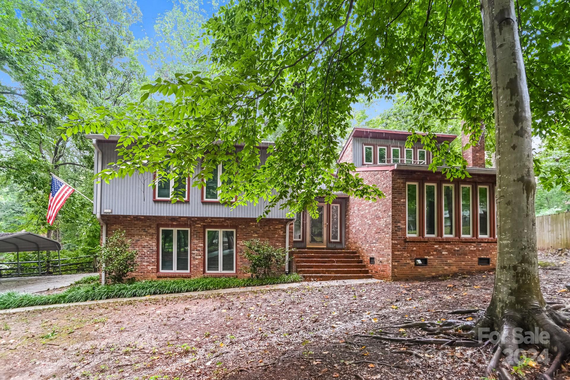 Winterwind Ct, Charlotte, NC 28213