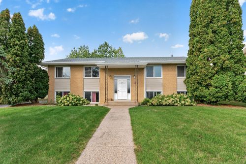 2701 Virginia Ave N, New Hope, MN, 55427-2651 | Card Image