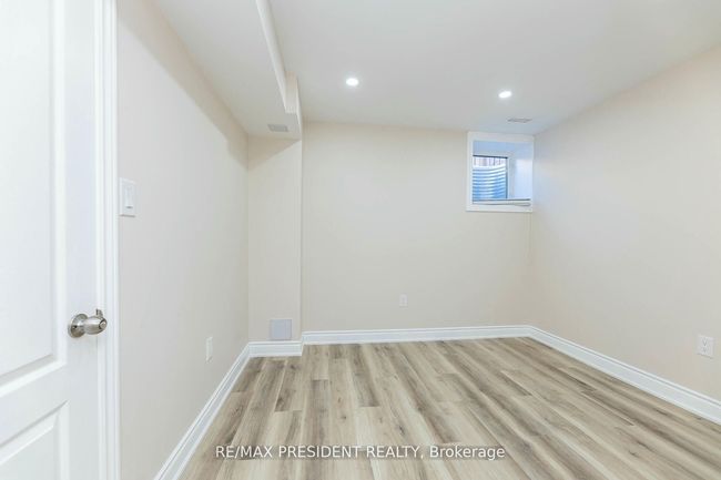 8 Troyer St, House other with 3 bedrooms, 1 bathrooms and 1 parking in Brampton ON | Image 11
