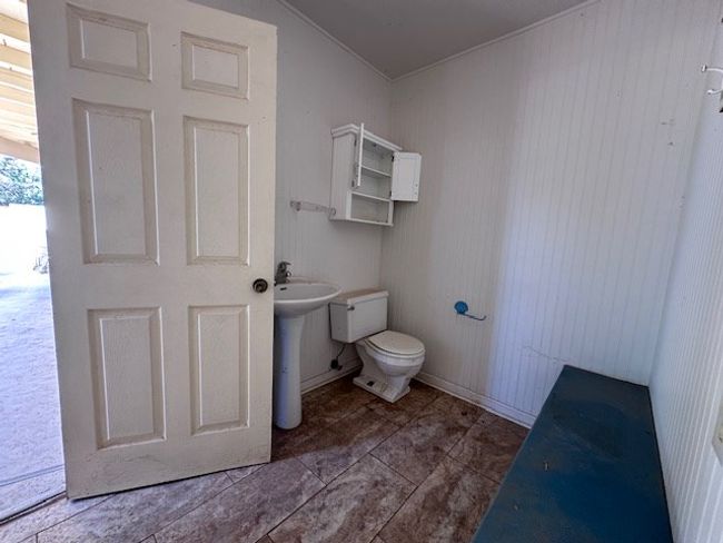 Half Bath in Pool House | Image 38