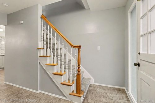 1804 Baldwin Ct, Trenton, MI, 48183-1908 | Card Image